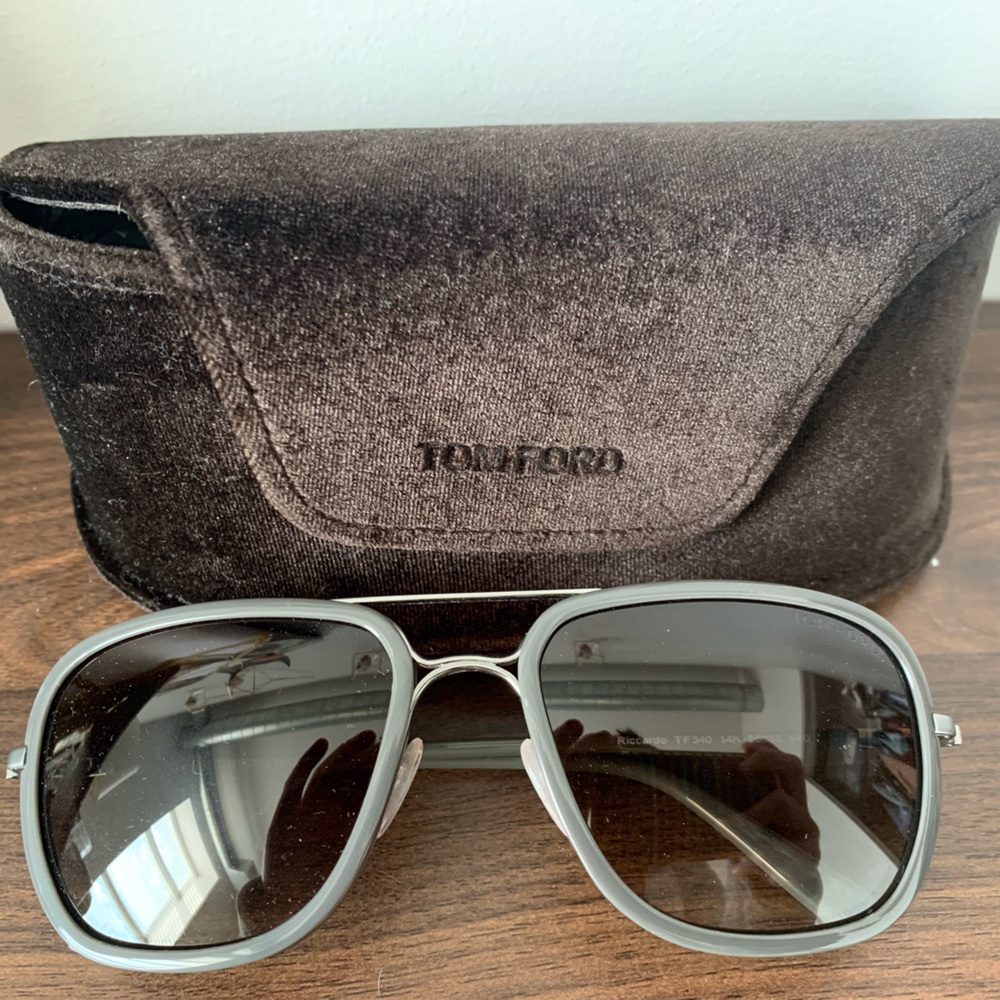 Women’s Tom Ford Gray Aviator Sunglasses